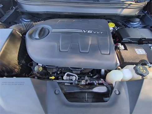 Used 2021 Jeep Cherokee Limited image 32