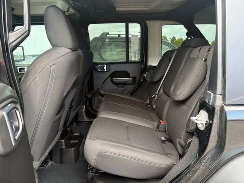 Used 2023 Jeep Wrangler Unlimited w/ Cold Weather Group AWD/4WD image 9