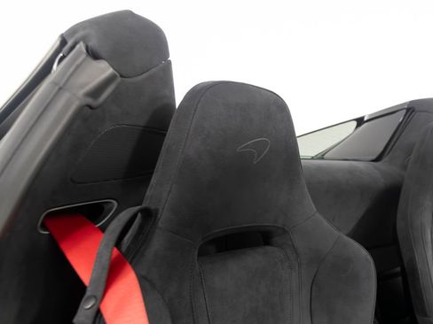Used 2025 McLaren 750S Spider RWD image 37