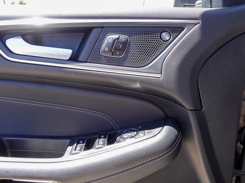 Used 2024 Ford Edge Titanium image 11