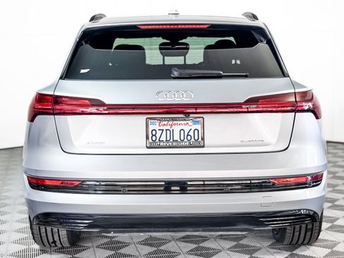 Used 2022 Audi e-tron Premium w/ Convenience Plus Package image 10