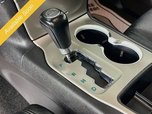 Used 2012 Jeep Grand Cherokee Laredo AWD/4WD image 16