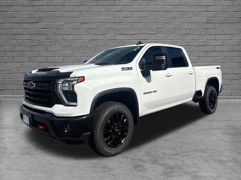 Used 2025 Chevrolet Silverado 2500 LT w/ Trail Boss Package AWD/4WD image 3