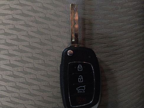 Used 2018 Hyundai Santa Fe Sport FWD image 32