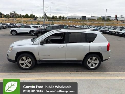 Used 2013 Jeep Compass Sport FWD image 4