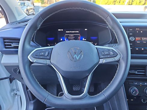 Certified 2023 Volkswagen Taos SE w/ Panoramic Sunroof Package image 21