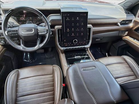 Used 2025 GMC Yukon Denali Ultimate AWD/4WD image 17