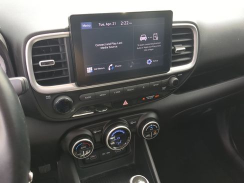 Used 2022 Hyundai Venue SEL FWD image 21