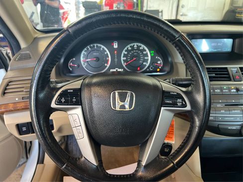 Used 2010 Honda Accord EX-L image 17