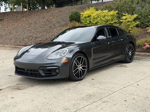 Used 2023 Porsche Panamera Platinum Edition image 7