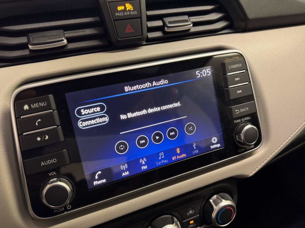 Used 2021 Nissan Versa SV FWD image 19
