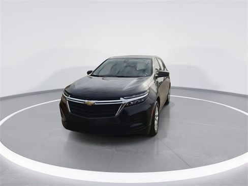 Used 2022 Chevrolet Equinox LS image 4