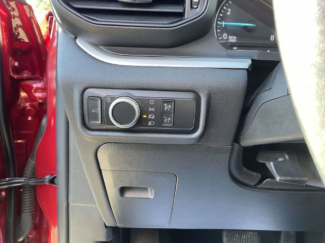 Used 2020 Ford Explorer XLT AWD/4WD image 24