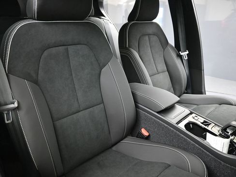 New 2026 Volvo XC40 B5 Ultra w/ Climate Package image 13