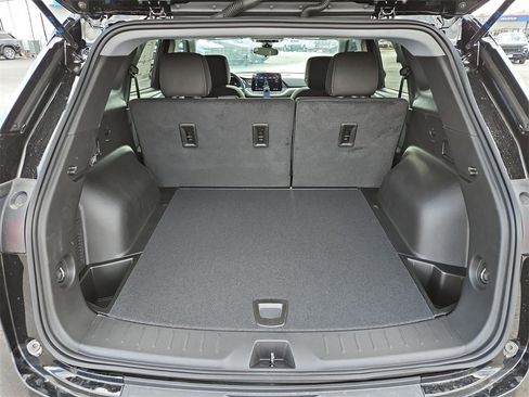 New 2025 Chevrolet Blazer LT w/ Driver Confidence Package image 25