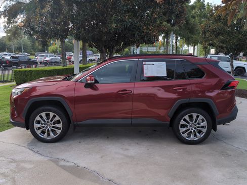 Certified 2024 Toyota RAV4 XLE Premium FWD image 7
