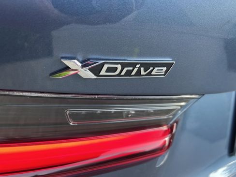 Certified 2025 BMW 330i xDrive Sedan w/ Premium Package image 7