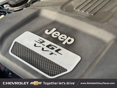 Used 2013 Jeep Wrangler Unlimited Sahara AWD/4WD image 33