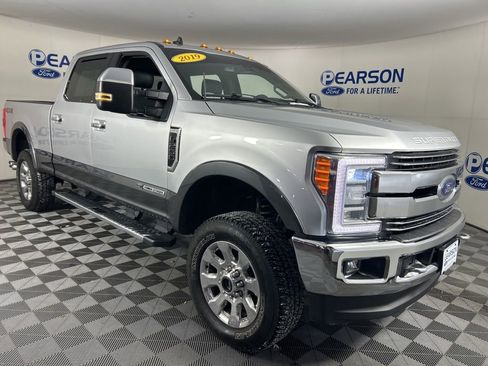 Used 2019 Ford F250 Lariat w/ Lariat Ultimate Package image 3