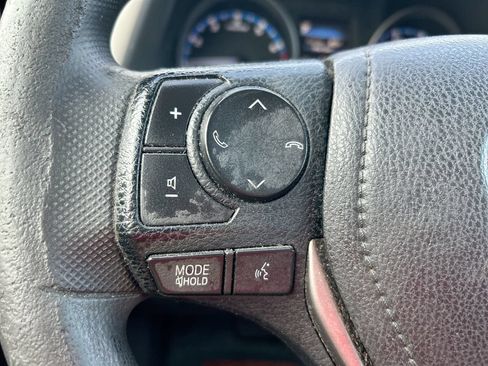 Used 2018 Toyota RAV4 LE FWD image 15