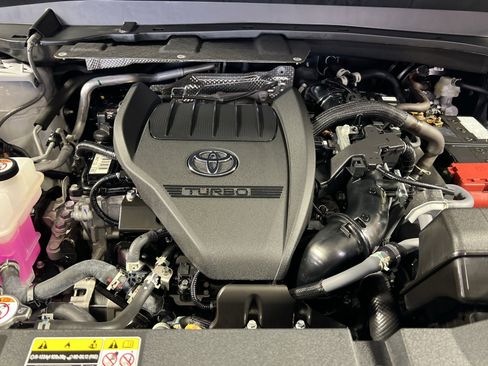 Used 2025 Toyota Grand Highlander AWD image 29