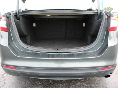 Used 2015 Ford Fusion SE w/ Equipment Group 202A FWD image 9