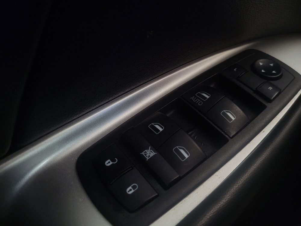 Used 2020 Dodge Journey SE w/ SE Popular Equipment Group FWD image 27