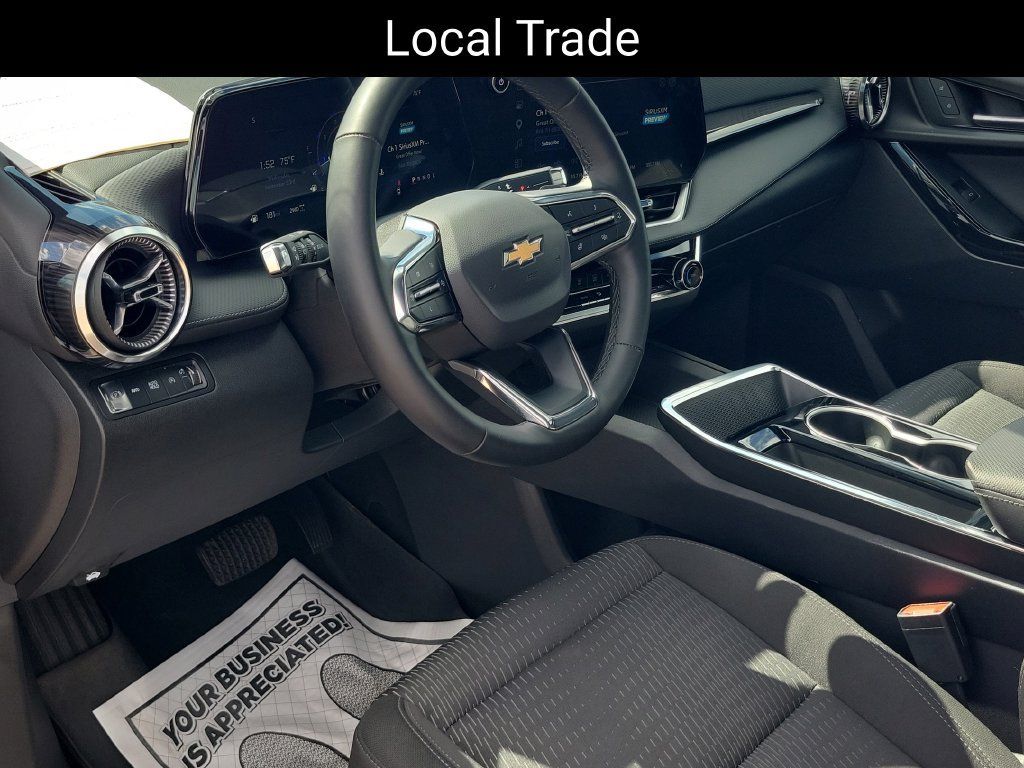 Used 2025 Chevrolet Equinox LT AWD/4WD image 8