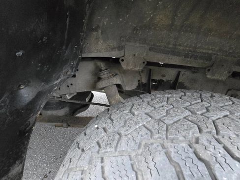 Used 2013 Toyota Tundra Grade 4x4 4dr CrewMax Cab Pick image 23