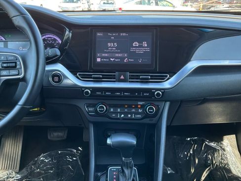 Used 2022 Kia Niro LXS FWD image 15