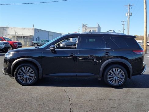 Certified 2024 Nissan Pathfinder SL w/ SL Premium Package image 4