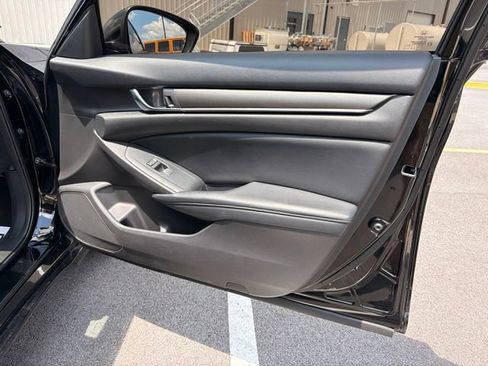 Used 2018 Honda Accord LX image 14