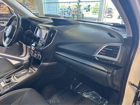 Used 2023 Subaru Forester Premium AWD/4WD image 30