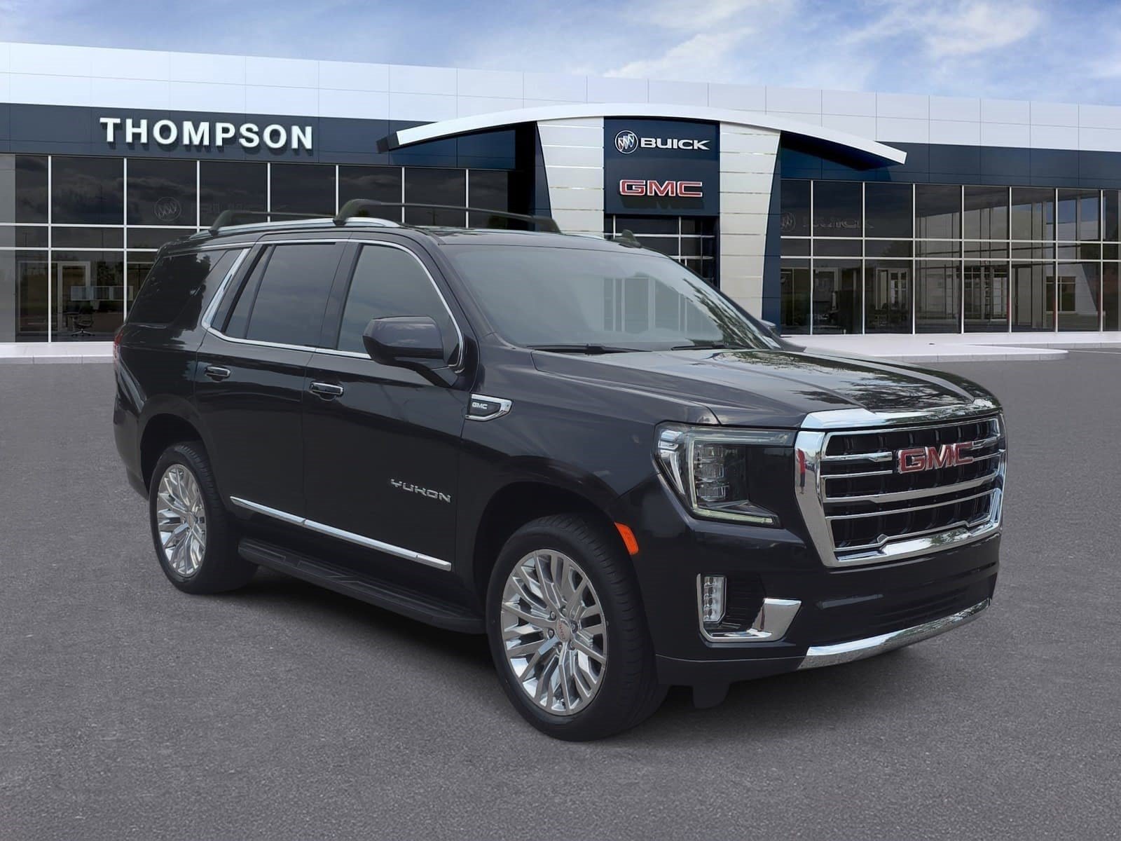 Used 2023 GMC Yukon SLT AWD/4WD image 1
