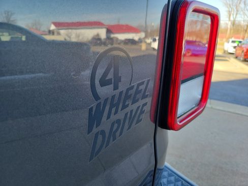 Used 2021 Jeep Gladiator Sport image 19