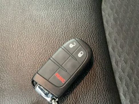 Used 2024 Jeep Compass Latitude AWD/4WD image 24