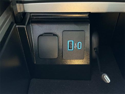 Used 2023 Ford Explorer ST w/ Equipment Group 401A image 22