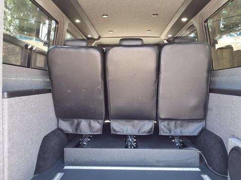 Used 2018 Mercedes-Benz Sprinter 2500 image 18