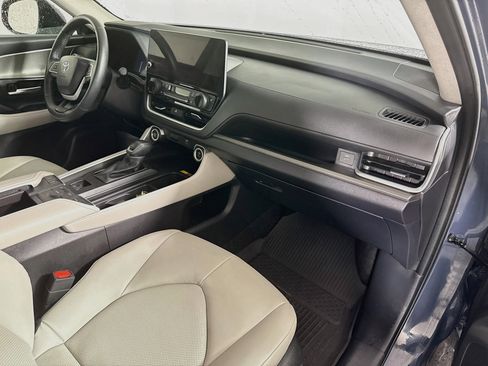 Certified 2025 Toyota Grand Highlander FWD image 30
