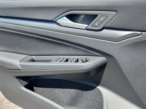 New 2025 Volkswagen GTI SE image 6