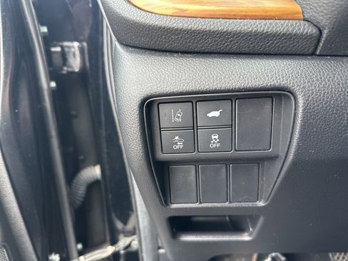 Used 2018 Honda CR-V Touring image 15