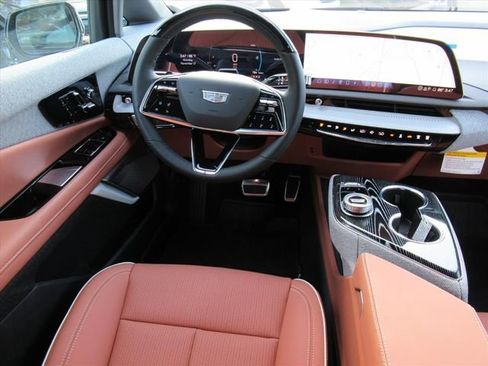 New 2026 Cadillac Optiq Sport 2 image 13