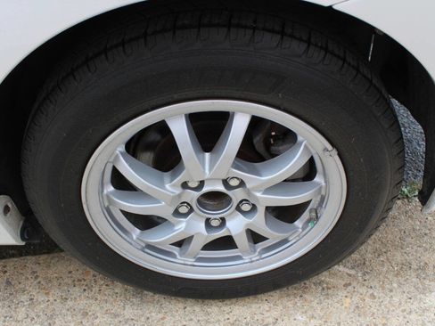 Used 2013 Toyota Prius V Two FWD image 6
