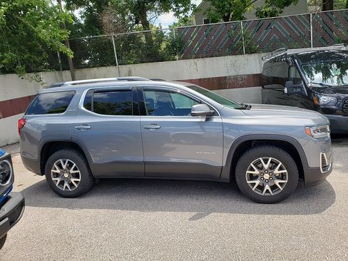 Used 2020 GMC Acadia SLE w/ Driver Convenience Package FWD image 3