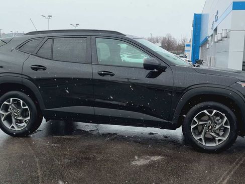 Certified 2024 Chevrolet Trax LT w/ Driver Confidence Package image 9