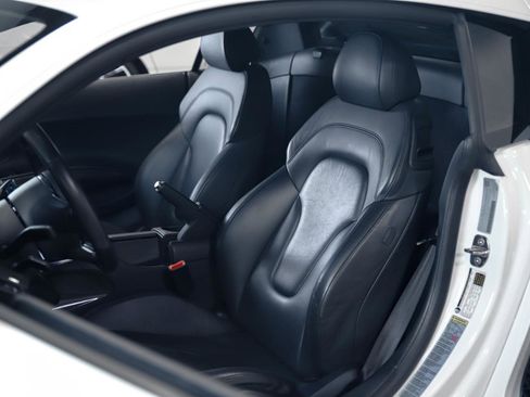 Used 2010 Audi R8 V10 image 40