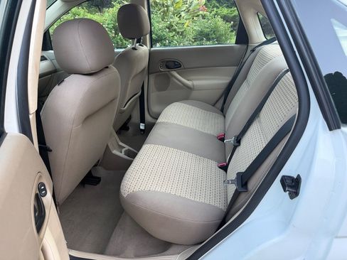 Used 2007 Ford Focus SE FWD image 18