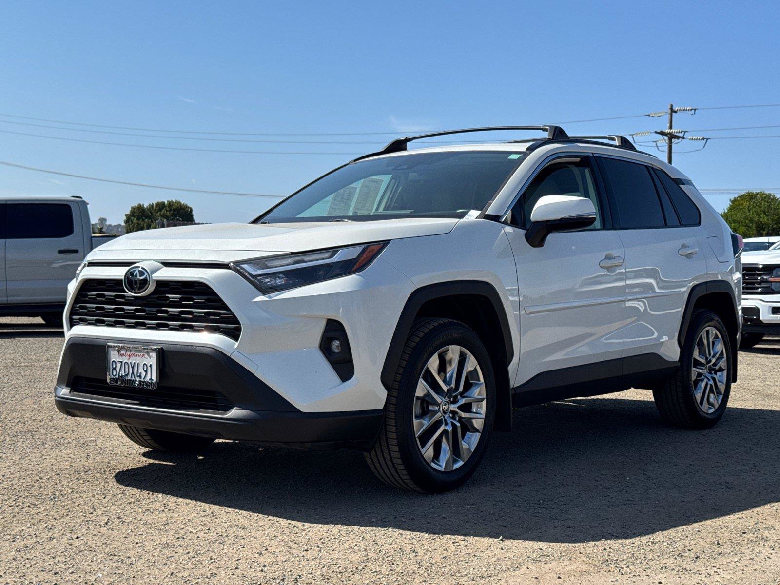 Used 2022 Toyota RAV4 XLE Premium w/ Carpet Mat Package (TMS) AWD/4WD image 4