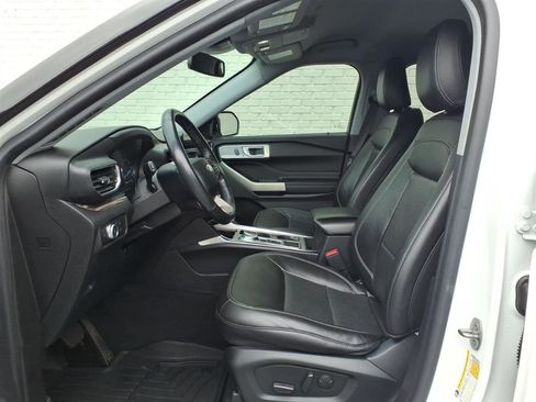 Used 2022 Ford Explorer Limited RWD image 12