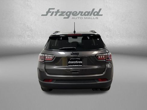 Used 2021 Jeep Compass Latitude image 4